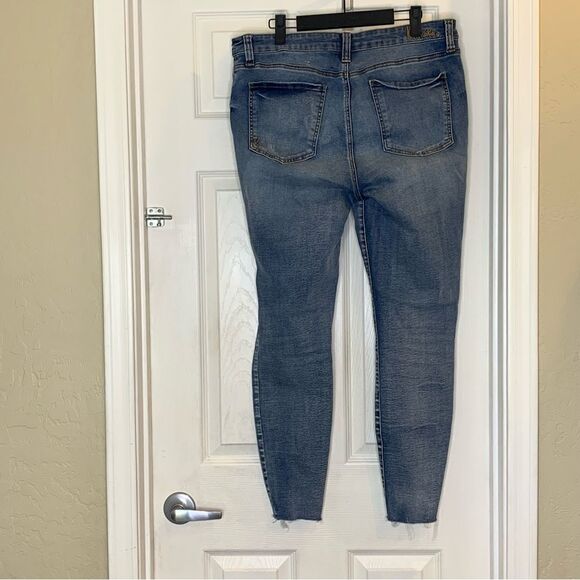 Kut from the Kloth Carlo Ankle Skinny Distressed Jeans Size 16 Raw Hem - Picture 2 of 10